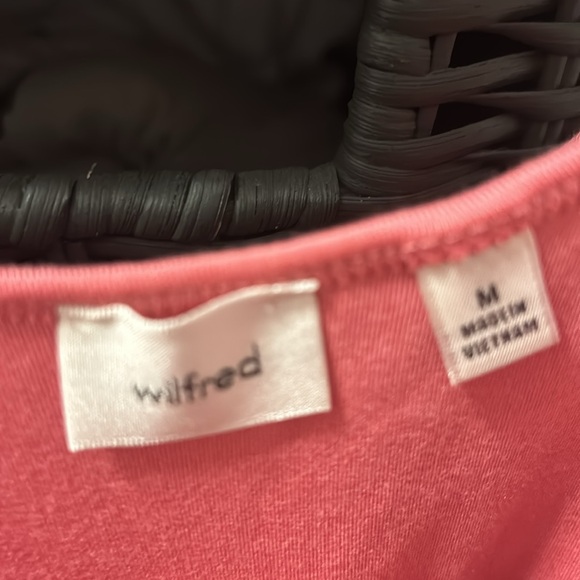 BNWT Clink dress Aritzia - Picture 4 of 4